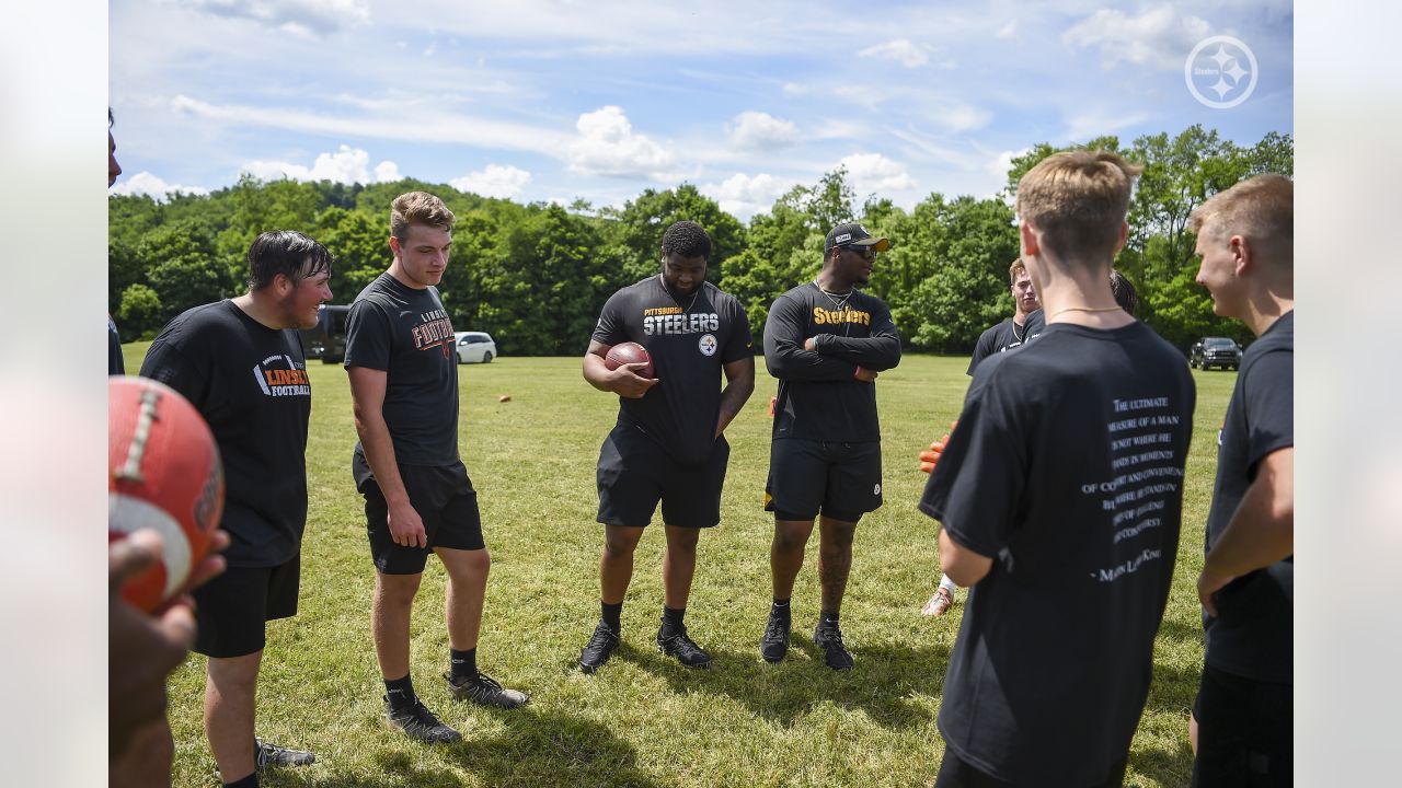 Steelers Donate To Mel Blount Youth Home As Part Of Social Justice