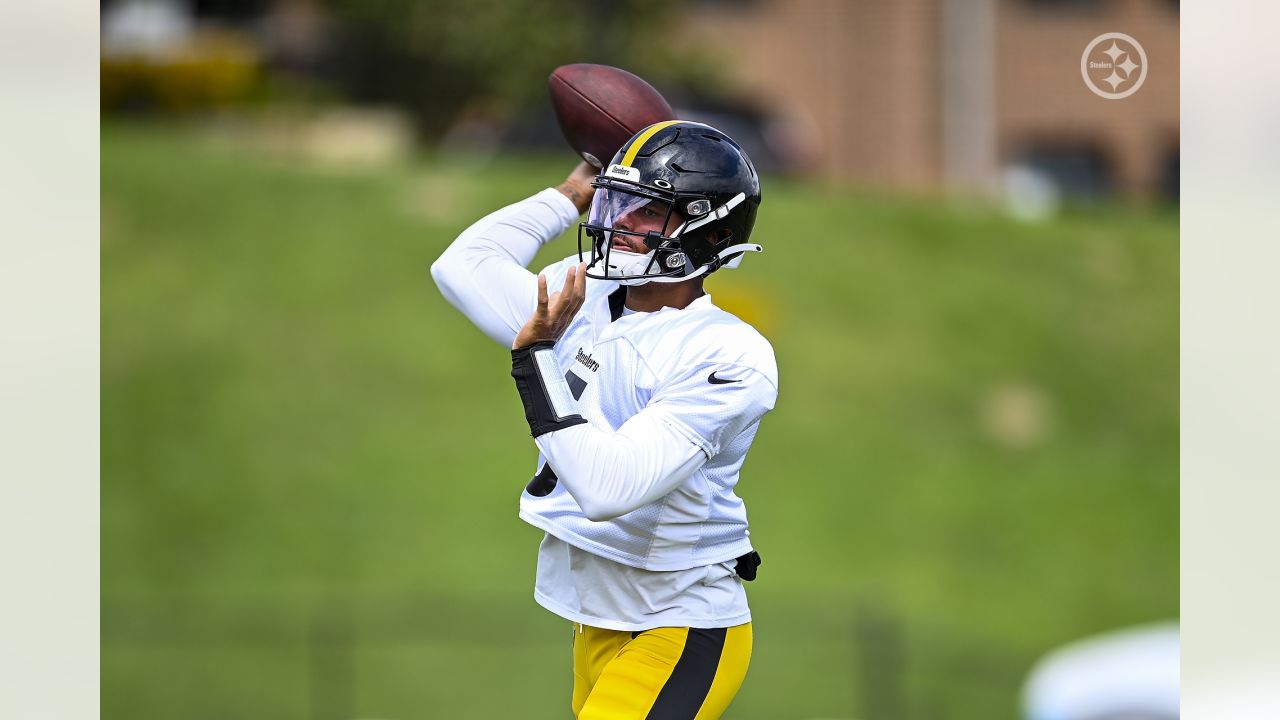 \ud83c\udfc8 It's time! Steelers report to training camp at St. Vincent ...