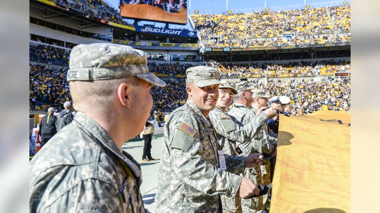 Pittsburgh Steelers honor local military members in Salute to