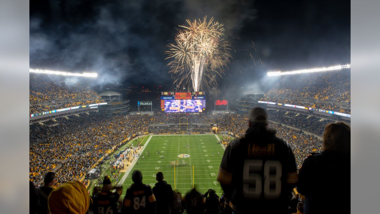 Veterans Tour Lambeau Field with Wounded Warrior Project