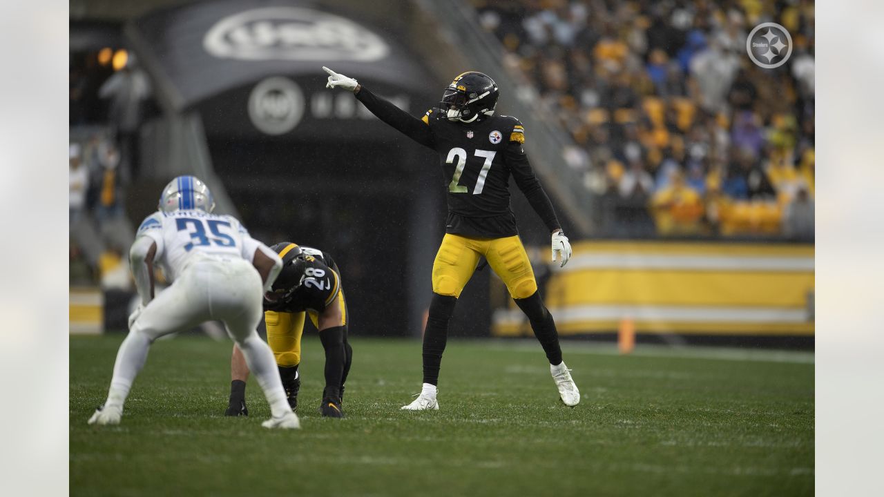 Pittsburgh Steelers defensive back Marcus Allen (27) works out