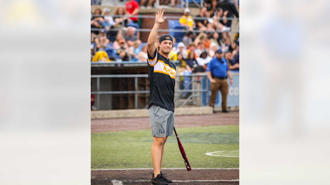 What an honor to play in the Three Rivers Celebrity Softball Game  benefiting @camhey97's foundation @theheywardhouse. Thank you for…