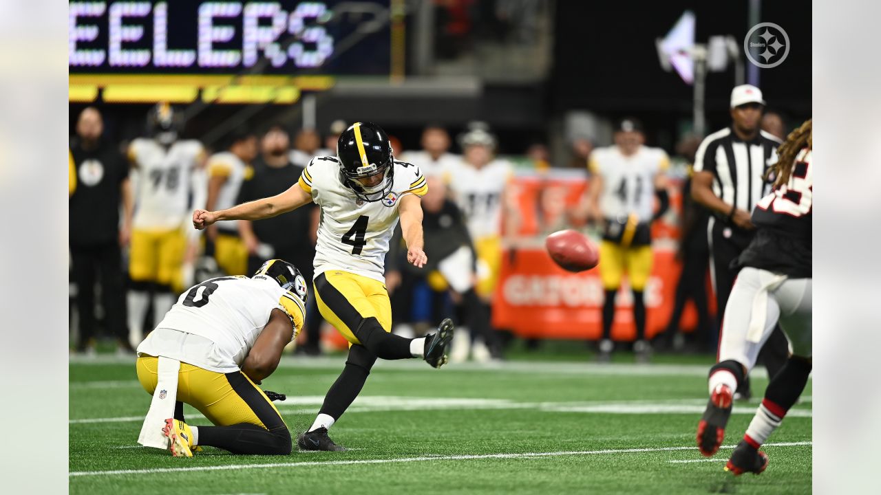 Atlanta Falcons cheerleaders perform during the first half of an NFL  football game against the Pittsburgh Steelers, Sunday, Dec. 4, 2022, in  Atlanta. The Pittsburgh Steelers won 19-16. (AP Photo/Danny Karnik Stock