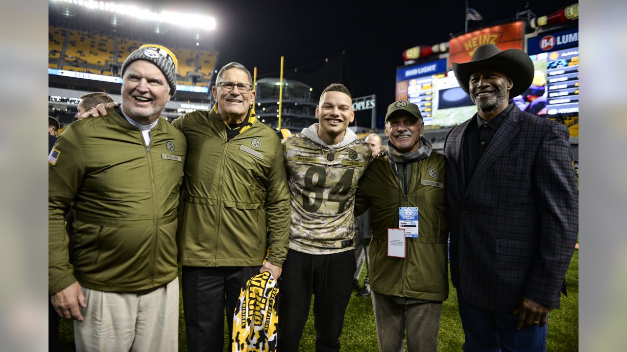 Steelers donate $75,000 during Veterans Day activities