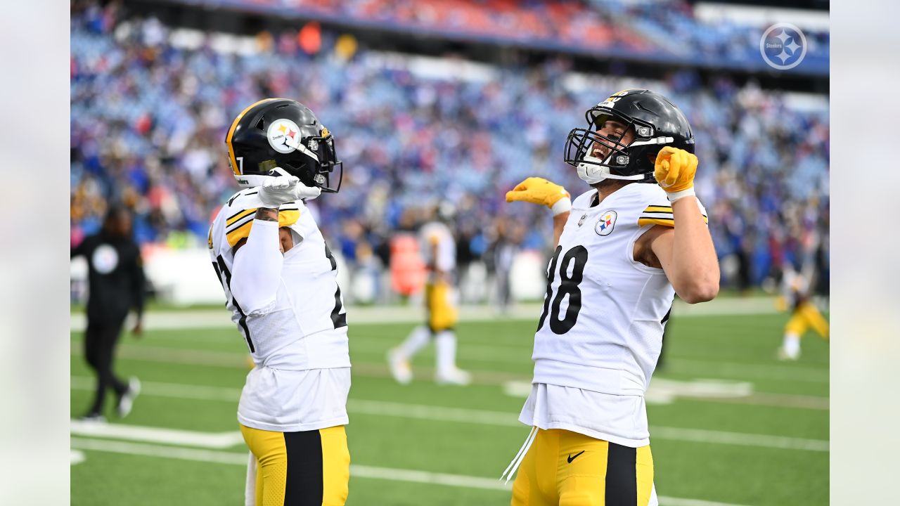 PHOTOS: Feature frames - Steelers at Bills