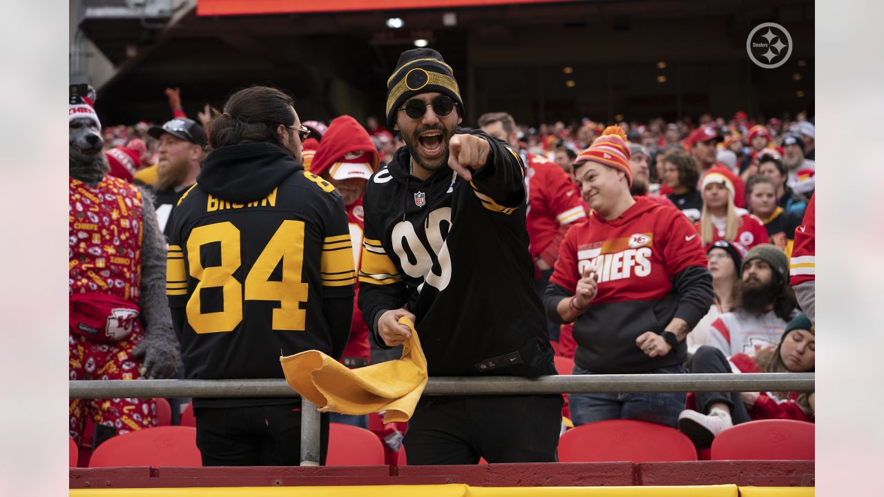 Steelers fans show love for KC receiver - The Iola Register