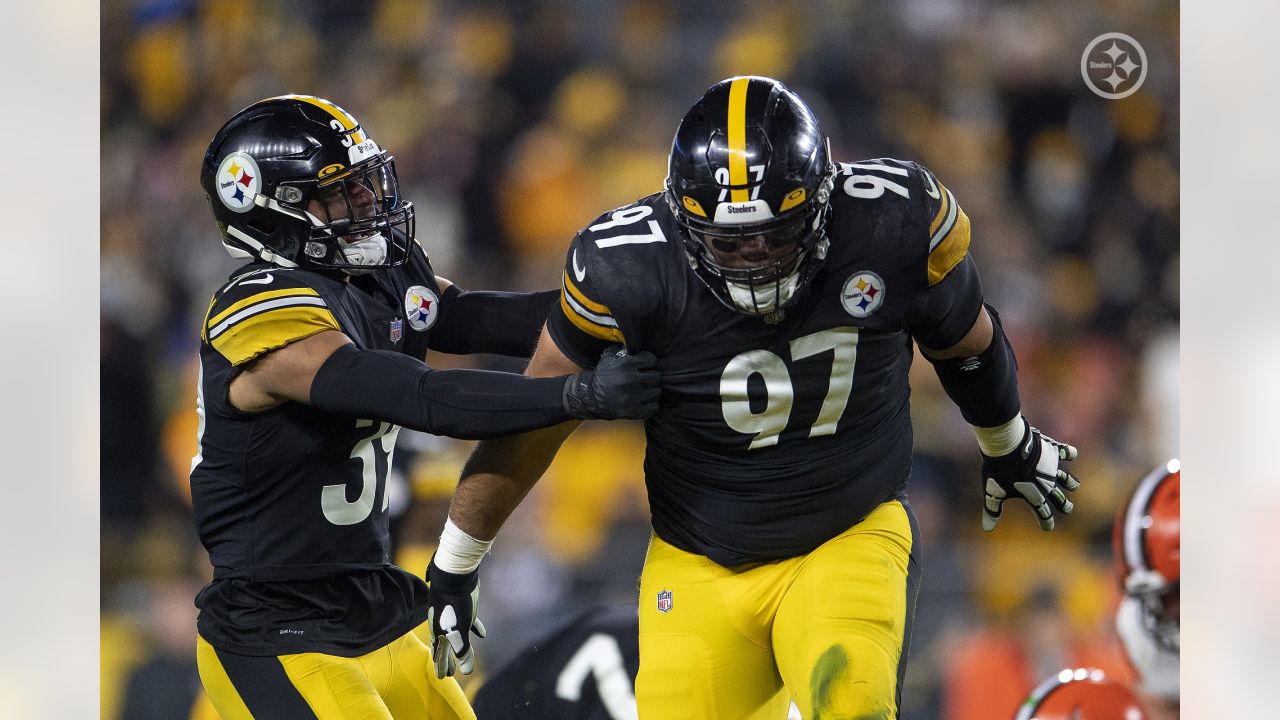 Pittsburgh Steelers defensive tackle Cameron Heyward (97) during warmups of  the Steelers 26-20 preseason win over the Detroit Lions at Heinz Field on  August 21, 2021 in Pittsburgh. Photo by Archie Carpenter/UPI