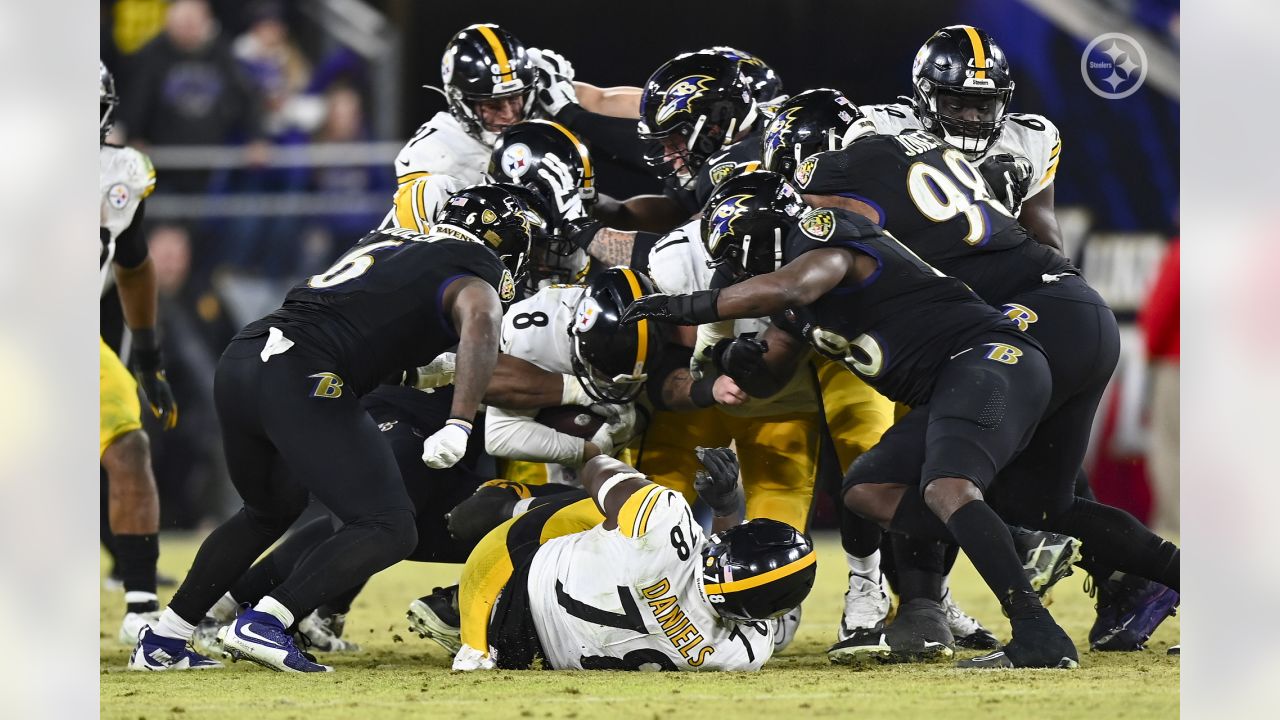 Steelers 4 Downs: Kenny Pickett holds onto the ball and other data mined  from college career