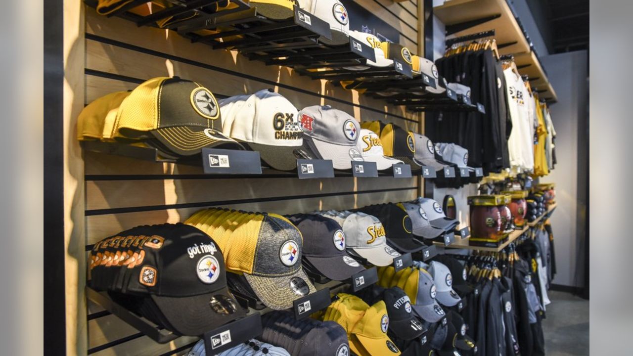 Steelers Sideline Store opens in Tanger Outlets