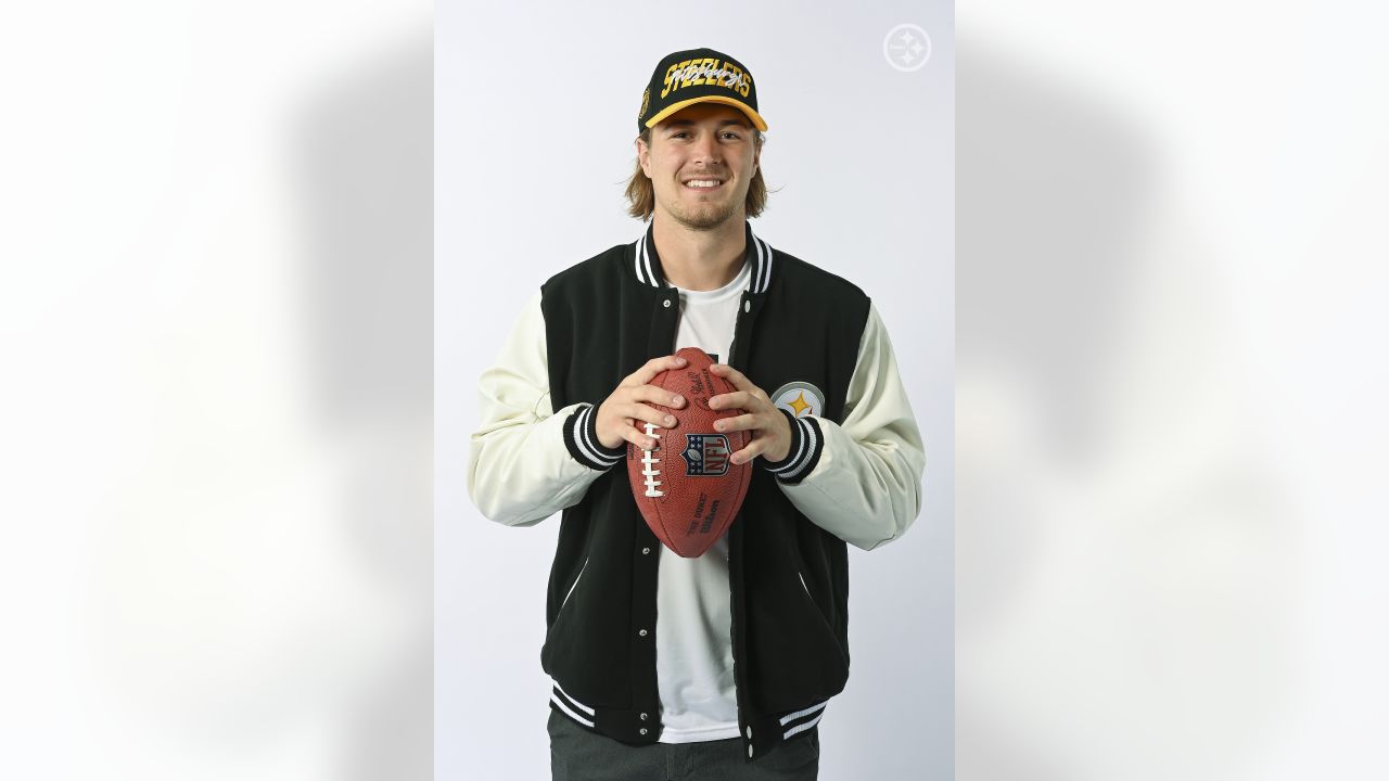 Pittsburgh Steelers Draft Picks 2022: Kenny Pickett stays home, becomes the  face of the city of Pittsburgh