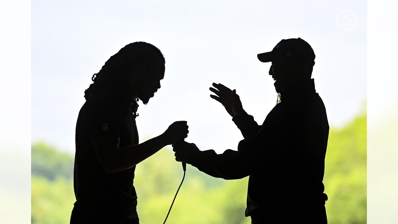 PHOTOS: Mel Blount Youth Home - Rookie Visit