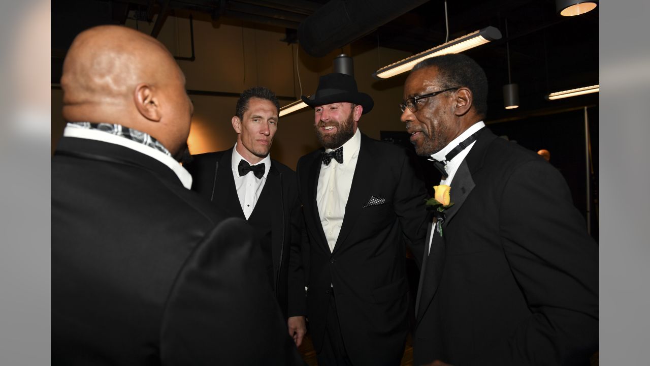 Mel Blount honors Dwyane Woodruff at annual celebrity roast - Behind the  Steel Curtain