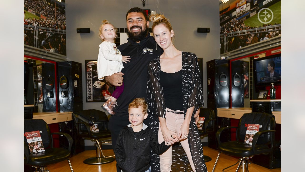 Cameron Heyward, family celebrate birth of daughter 