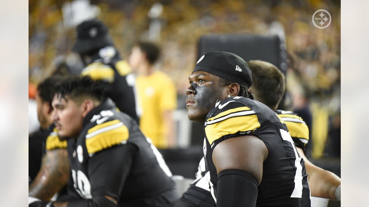 PHOTOS: Game faces - Steelers vs. Bills