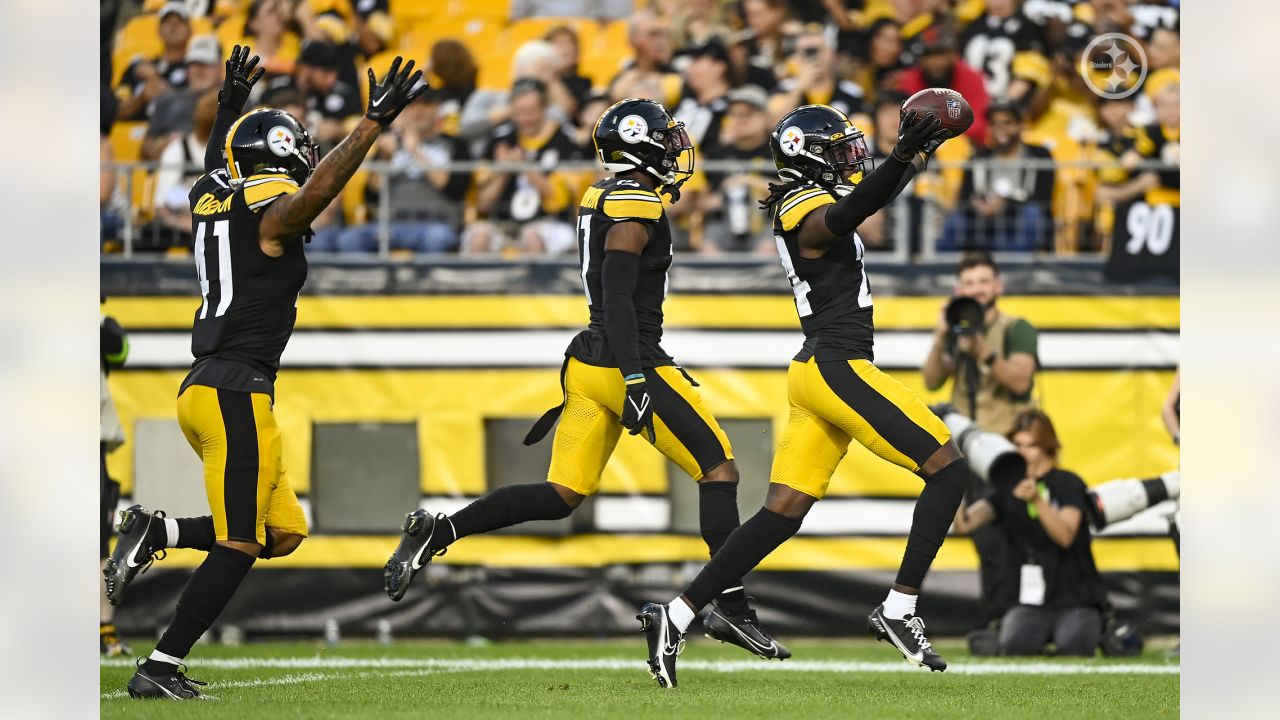 PHOTOS: Feature frames - Steelers vs. Bills