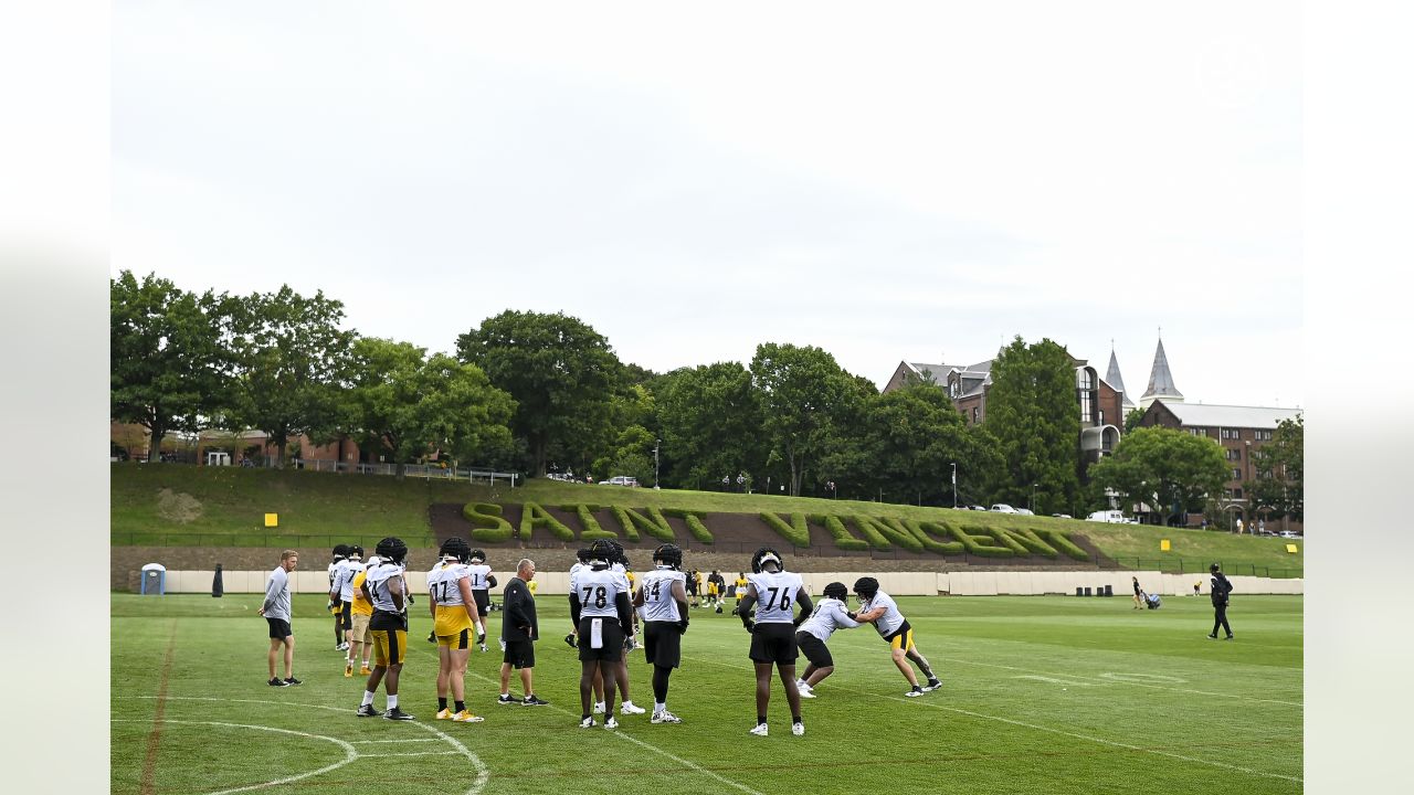 Pittsburgh Steelers on Twitter: #TBT to @Southcity22 at 2007 training  camp, the last time the #Steelers played in the @ProFootballHOF Game.  #50atSVC  / Twitter