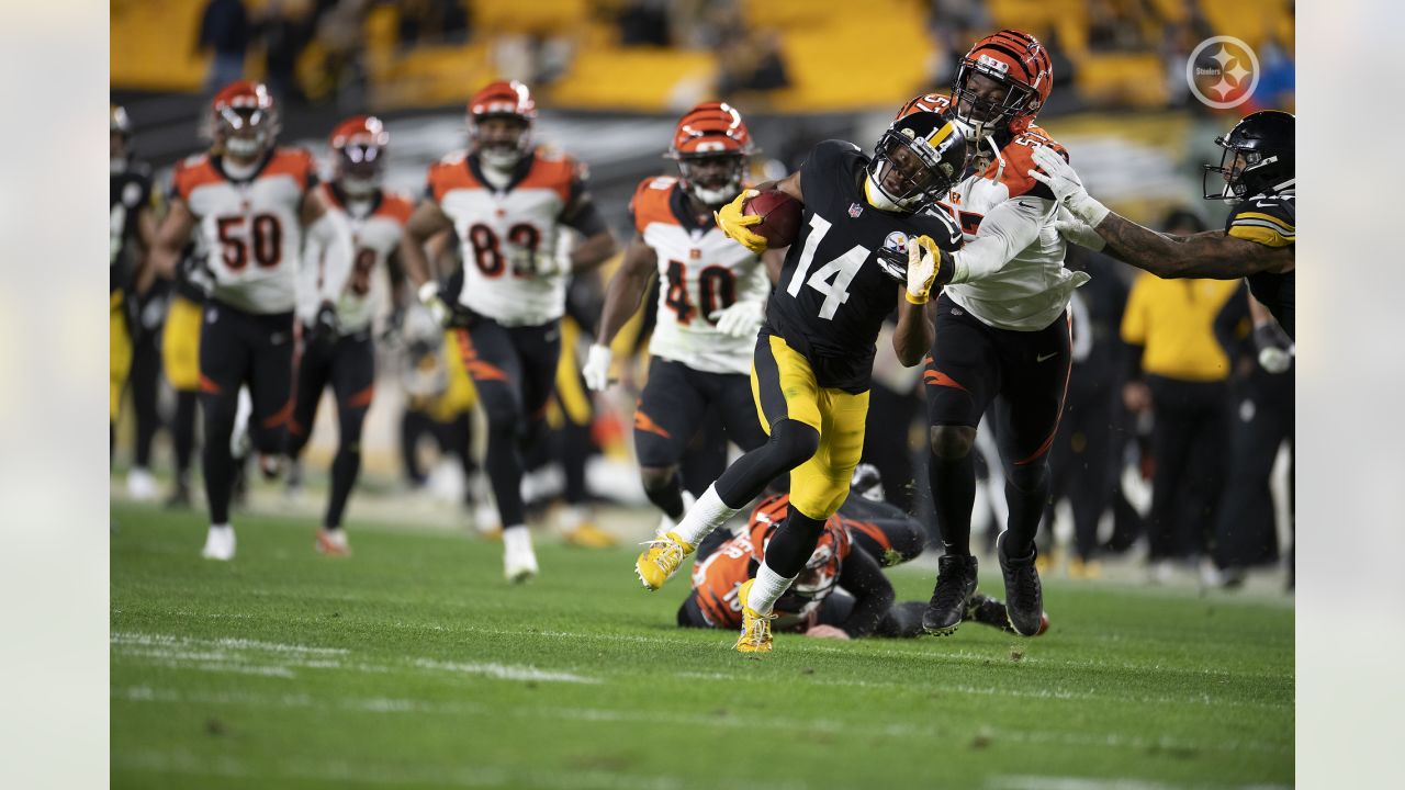 Pittsburgh, PA, USA. 2nd Dec, 2020. Ray-Ray McCloud #14 during the Pittsburgh  Steelers vs Baltimore Ravens game at Heinz Field in Pittsburgh, PA. Jason  Pohuski/CSM/Alamy Live News Credit: Cal Sport Media/Alamy Live