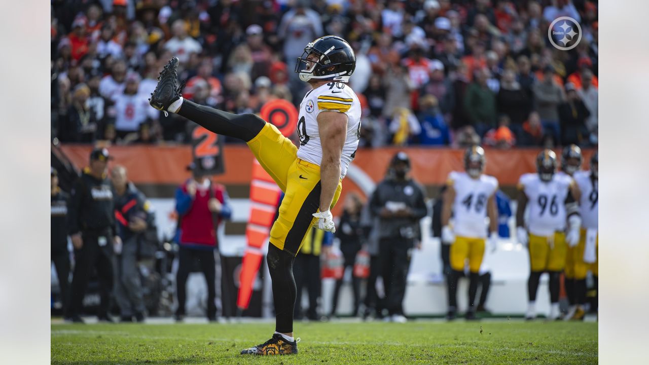 Pittsburgh Steelers LB T.J. Watt Drops 11 Spots in PFF Top 101 Players -  Sports Illustrated Pittsburgh Steelers News, Analysis and More