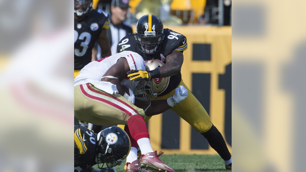 Lawrence Timmons in Black Tackling Browns Unsigned 8x10 Photo