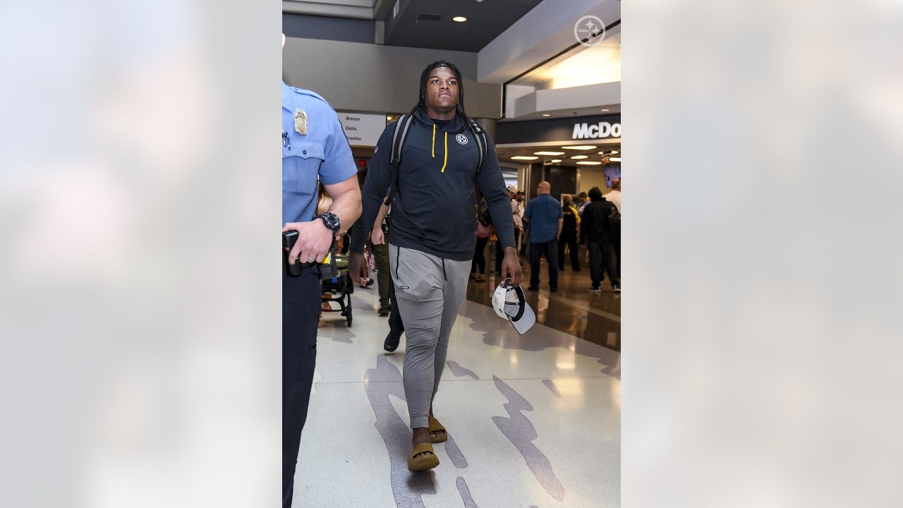 Steelers first-round draft pick arrives in Pittsburgh