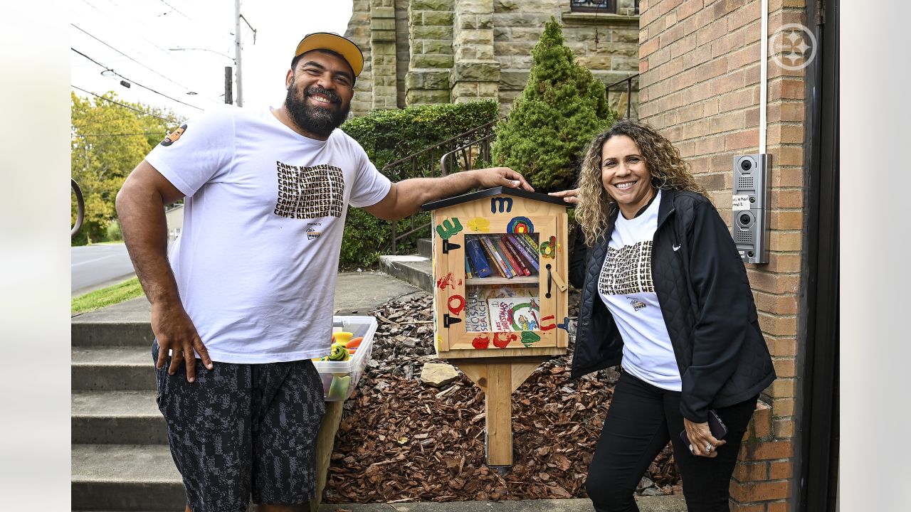 Steeler Cam Heyward donates cleats in memory of Oct. 27 victims