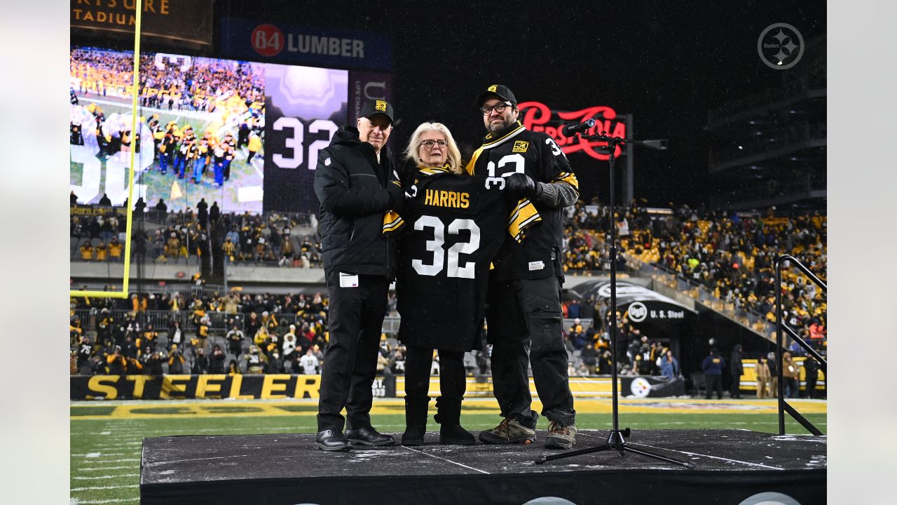 Steelers Officially Retire Franco Harris' #32 Jersey In Halftime