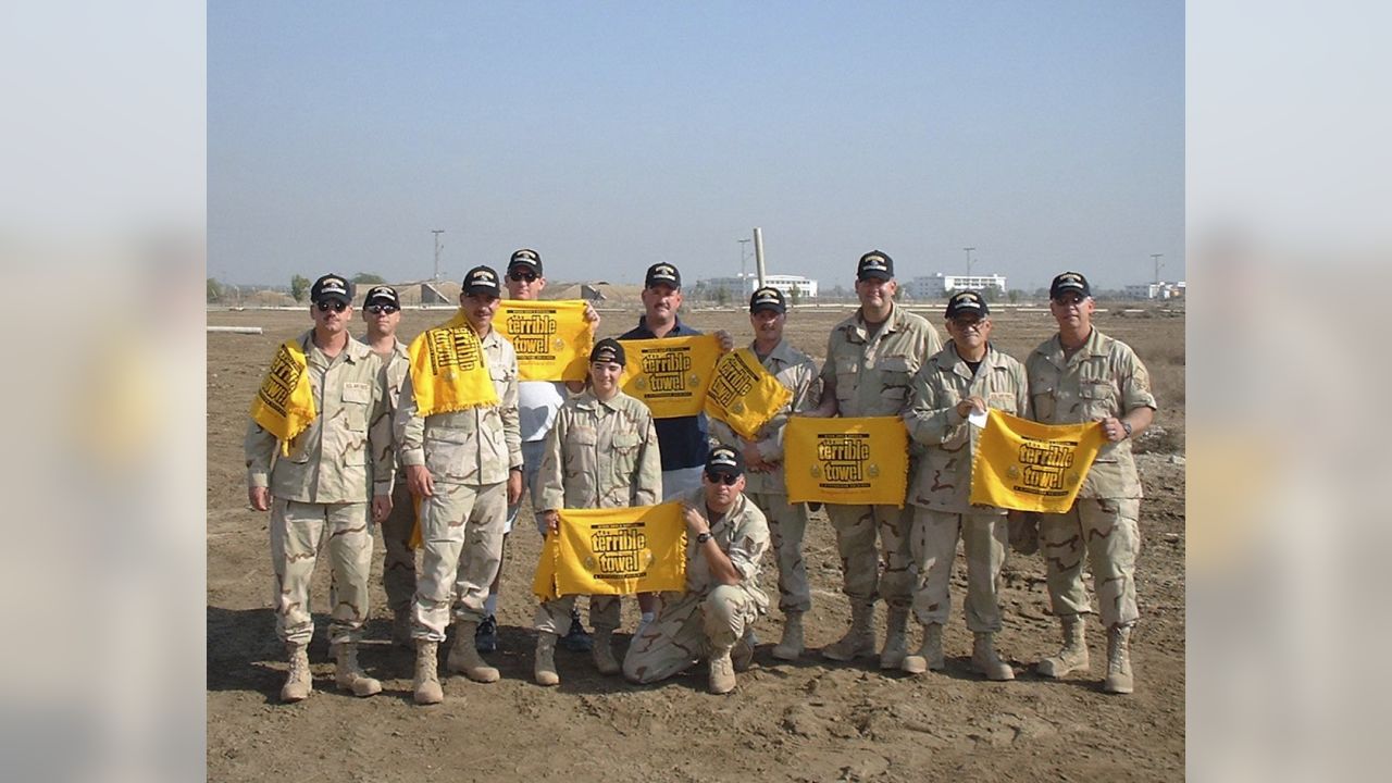 Dallas, Cowboys honor local military members with 'salute to service' >  U.S. Army Reserve > News-Display