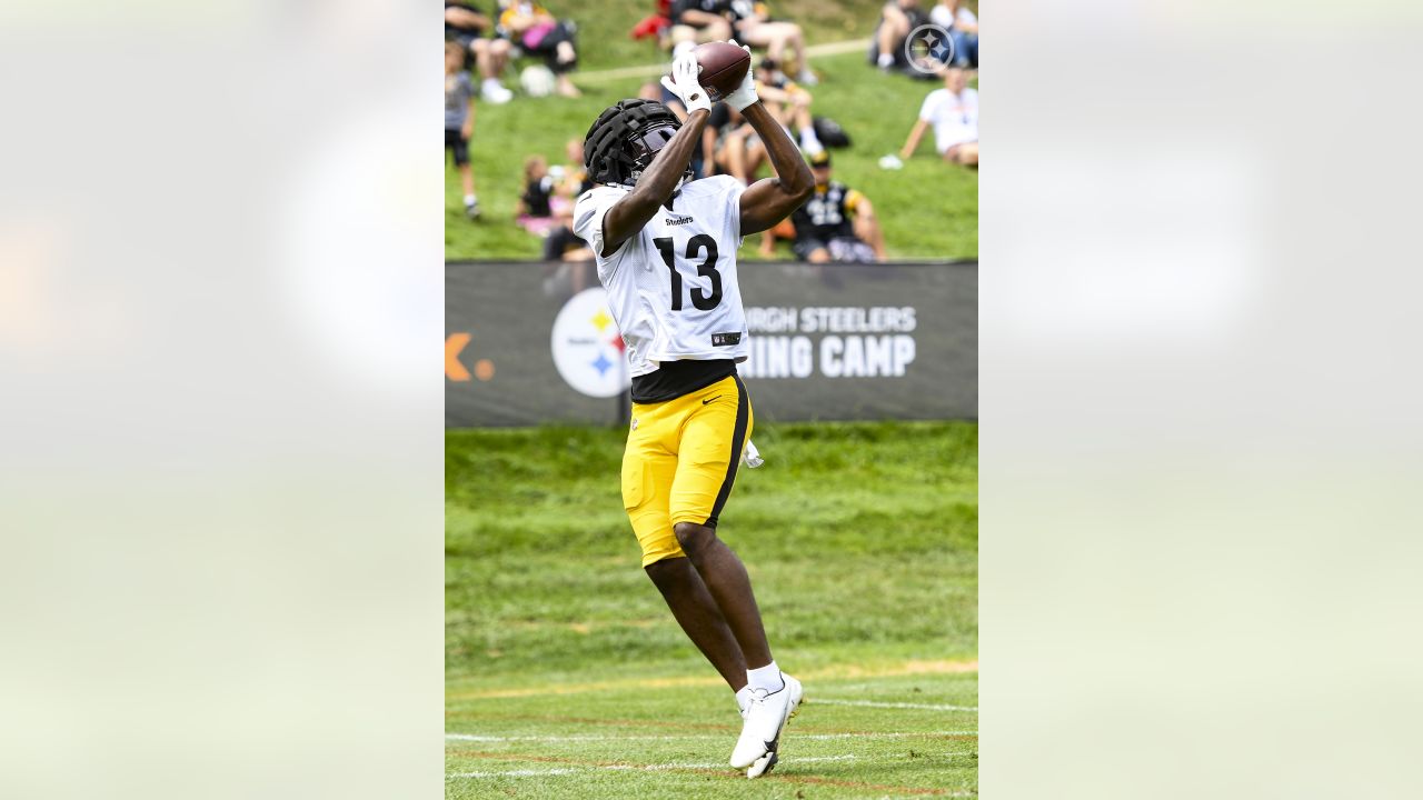 Pittsburgh, Pennsylvania, USA. 15th Aug, 2022. August 15th, 2022 James  Daniels #78 during the Pittsburgh Steelers Training Camp at St. Vincent  College in Latrobe, PA. Jake Mysliwczyk/BMR (Credit Image: © Jake  Mysliwczyk/BMR