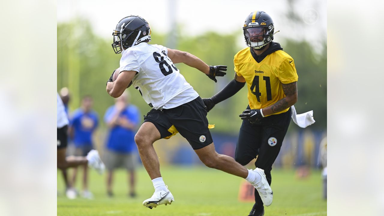 Connor Heyward Showing Off Versatility at Steelers OTAs