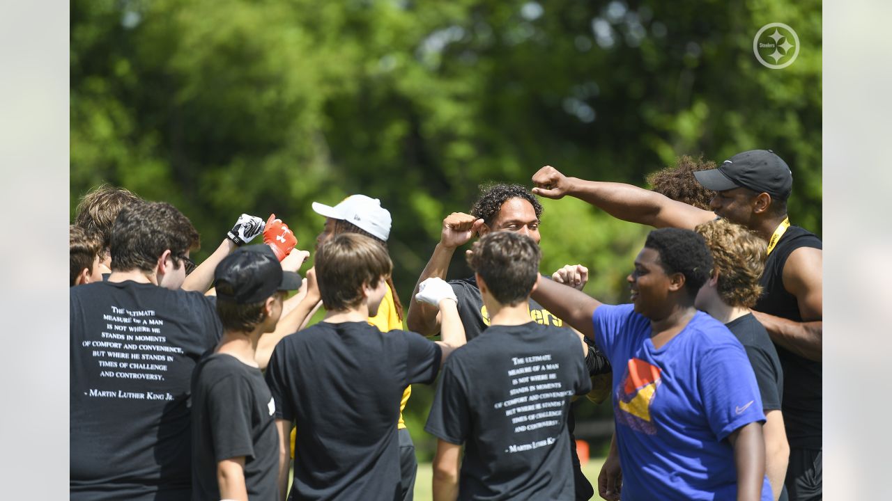 PHOTOS: 2022 Mel Blount Youth Home Rookie Visit