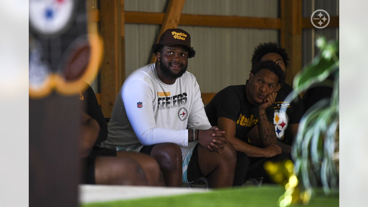 Steelers' 2022 Rookies Partner with Legend Mel Blount To Inspire