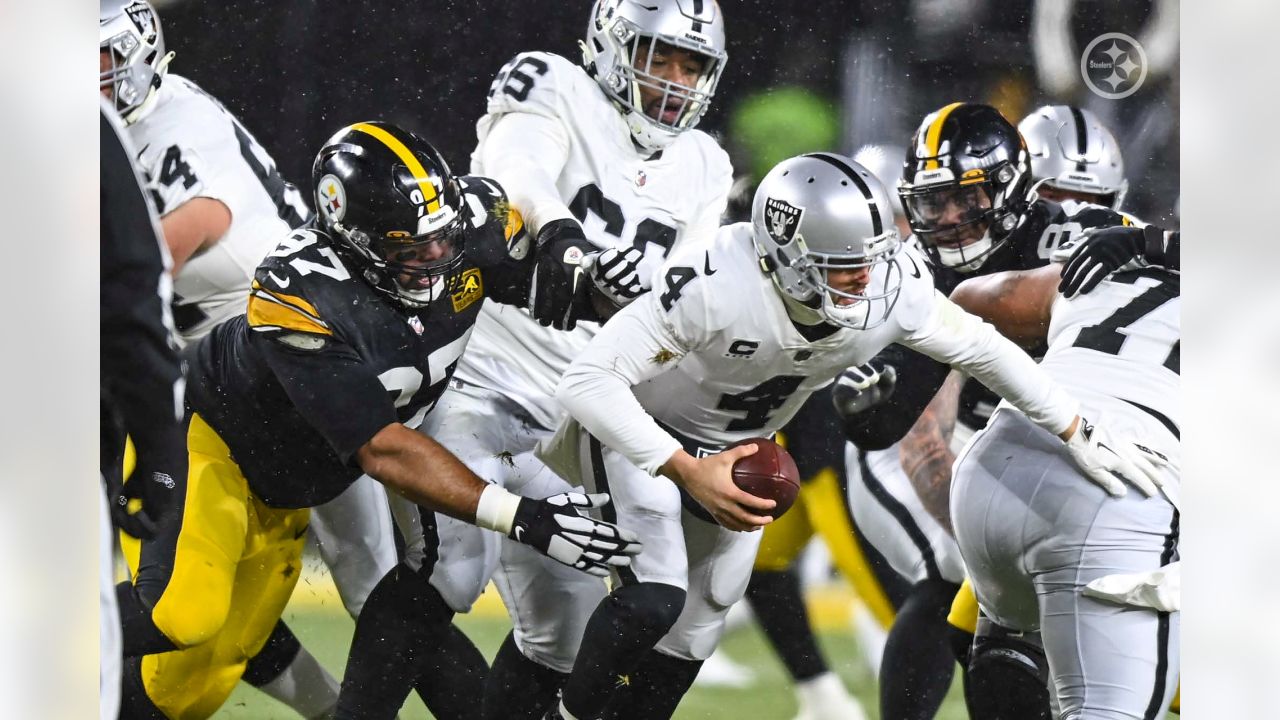 Watch: Raiders arrive for Week 16 vs. Steelers