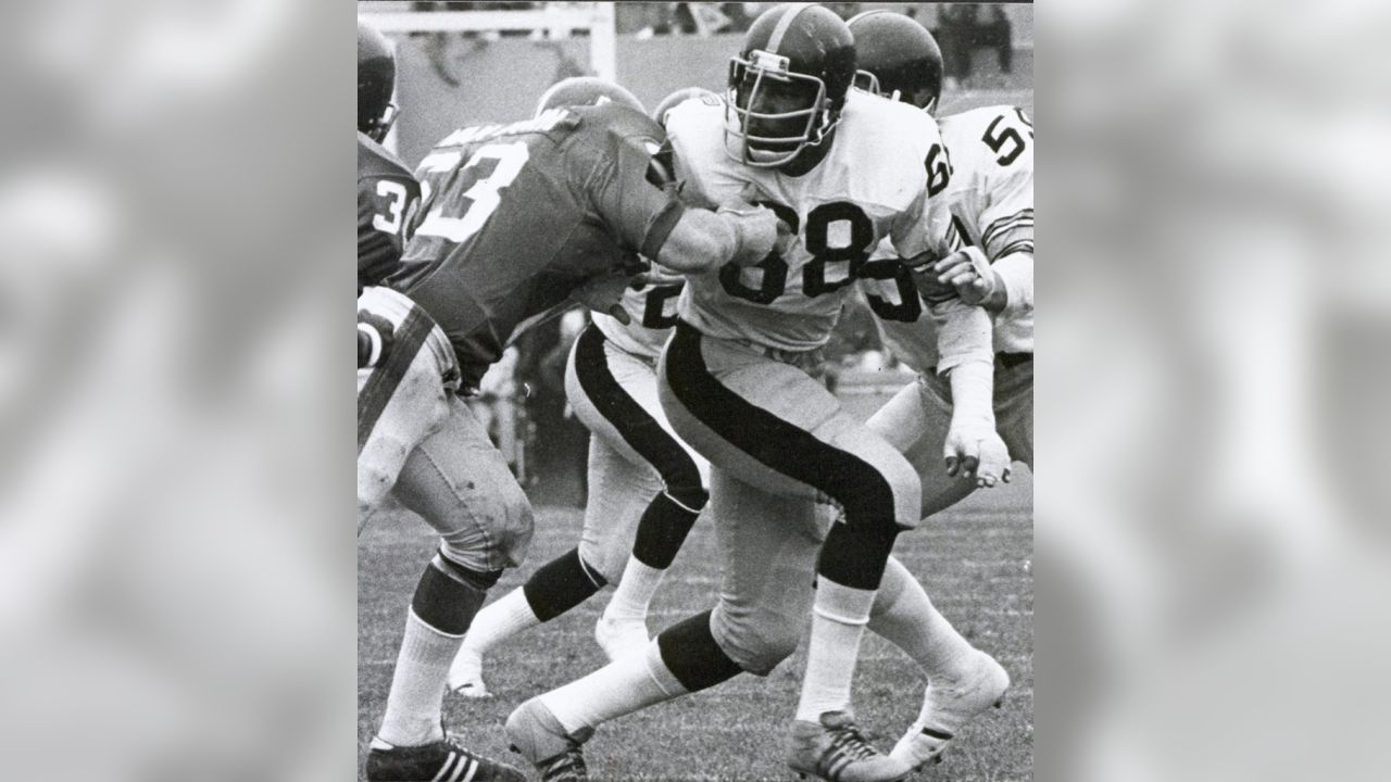 L. C. Greenwood Pittsburgh Steelers 1969-81.  Pittsburgh steelers  football, Pittsburgh steelers, Pittsburg steelers