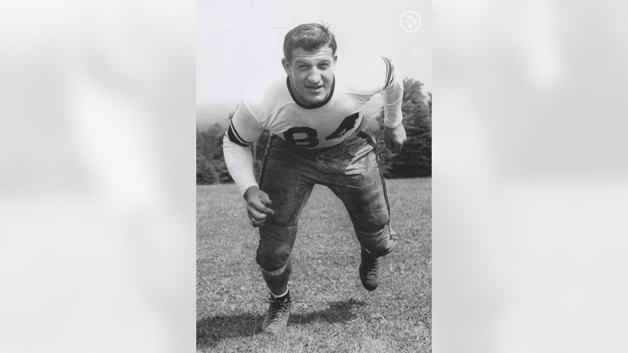 Hall of Fame defensive tackle Ernie Stautner