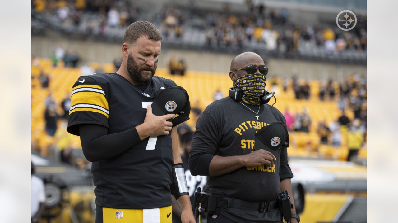 Ben Roethlisberger of the Pittsburgh Steelers and Head Coach Mike