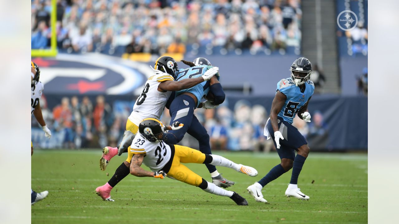 NASHVILLE, TN - OCTOBER 23: Tennessee Titans offensive tackle