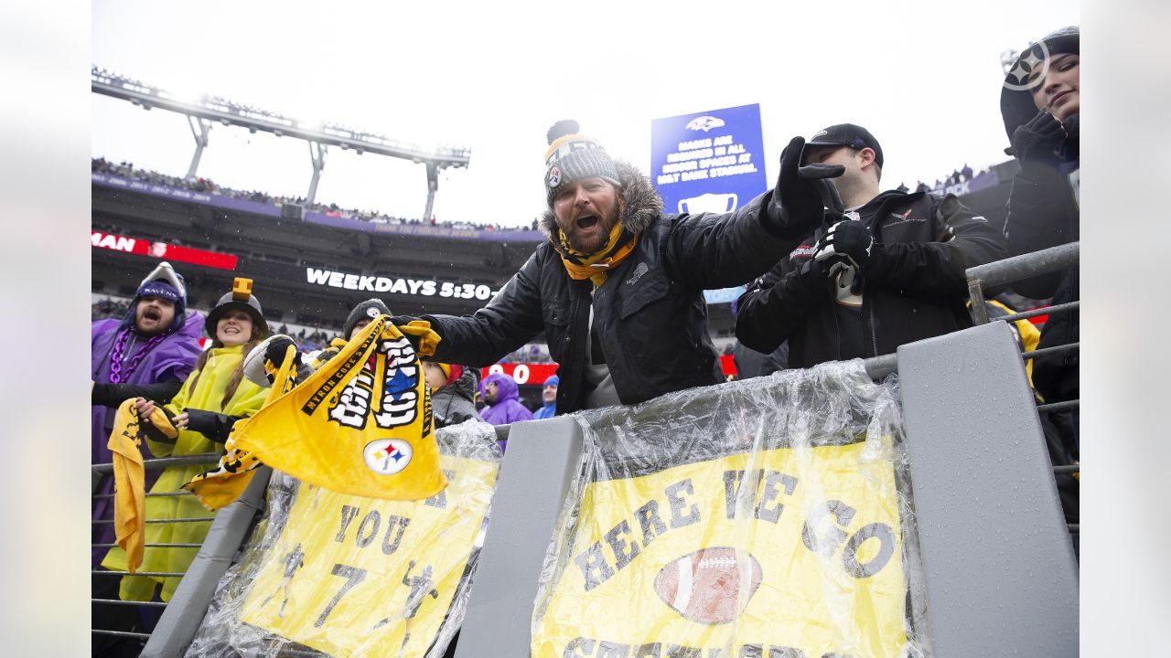 Ravens fans to receive LED wristbands for light show during Steelers game