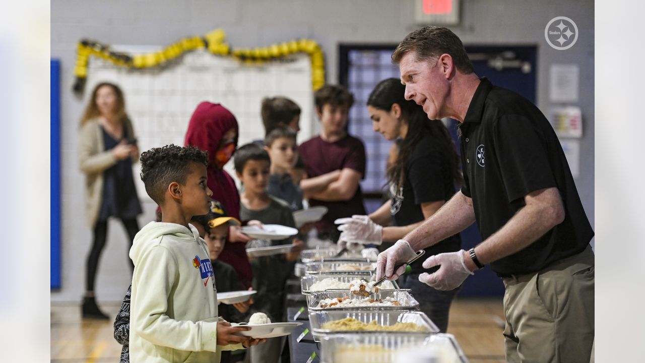 Pirates, Steelers, and Penguins to Partner with Giant Eagle and Greater  Pittsburgh Community Foodbank to Distribute Thanksgiving Meals to Area  Families