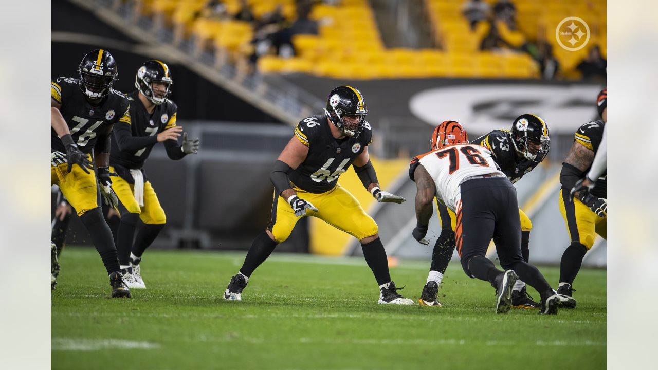 Former Steelers OL David DeCastro Enjoying Retirement But Not