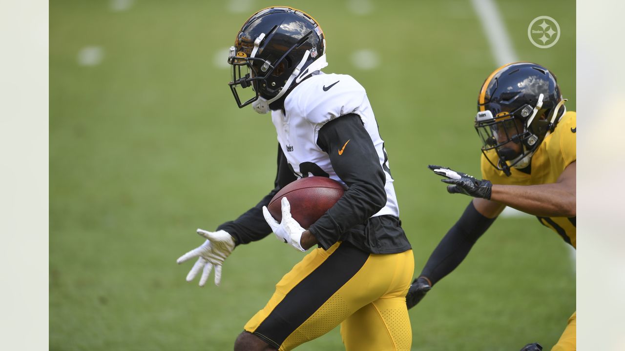 Pittsburgh Steelers wide receiver Chase Claypool (11) during an NFL  football practice, Saturday, July 31, 2021, in Pittsburgh. (AP Photo/Keith  Srakocic Stock Photo - Alamy