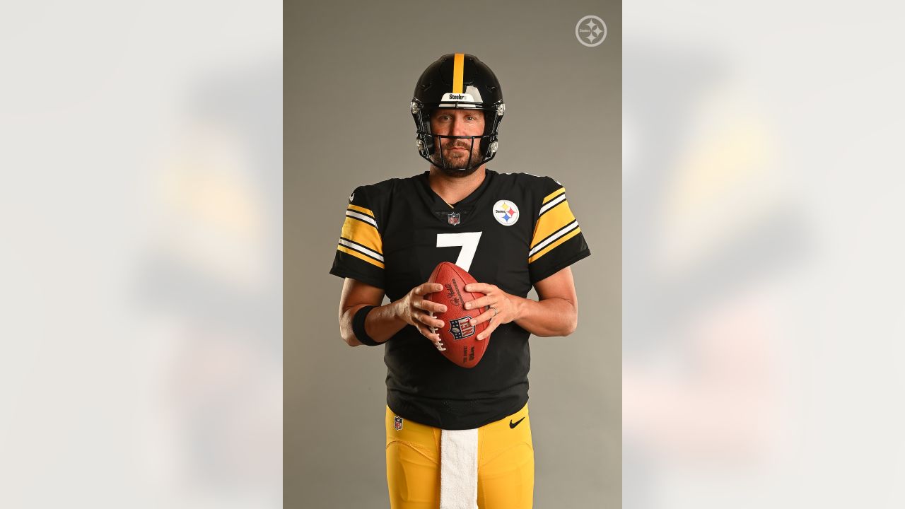 PHOTOS: 2021 Steelers team captains