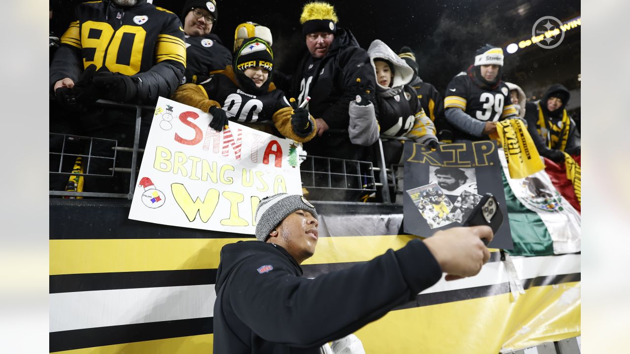 Steelers honor Franco Harris, cap emotional night with storybook comeback  vs. Raiders - The Athletic