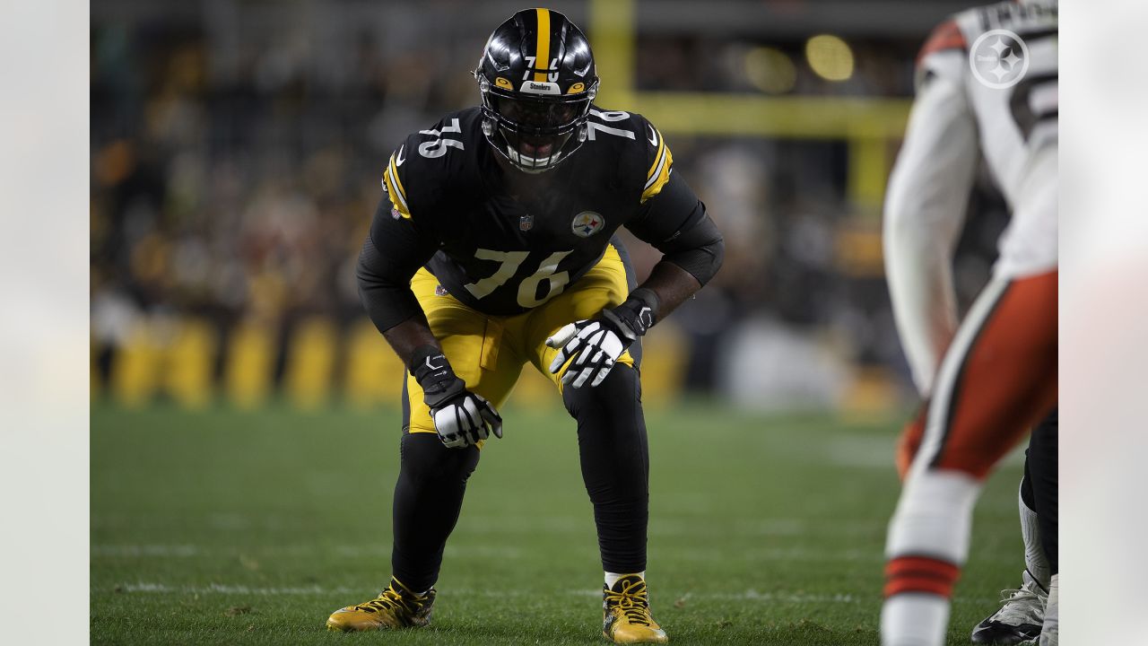 Pittsburgh Steelers Interior O-Line Overview: Exciting Battles to Watch at  Training Camp - Sports Illustrated Pittsburgh Steelers News, Analysis and  More