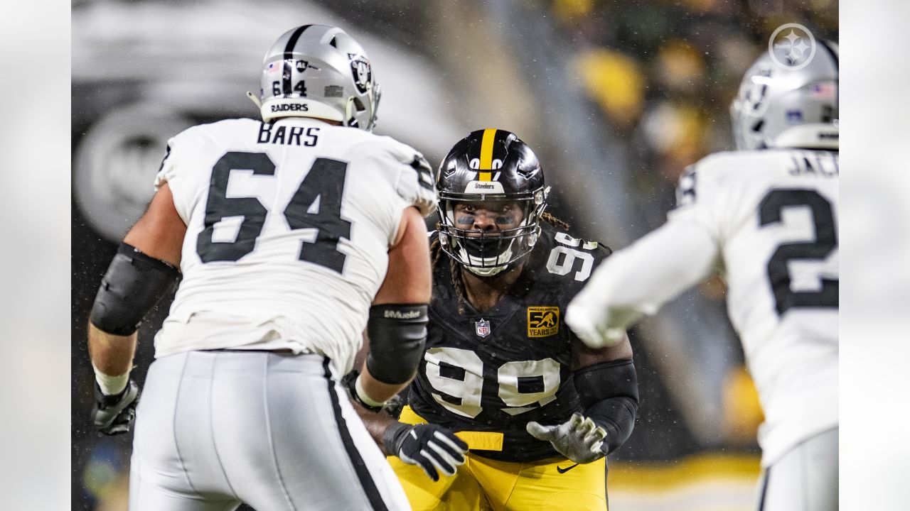 Steelers sign defensive tackle Larry Ogunjobi on a one-year deal