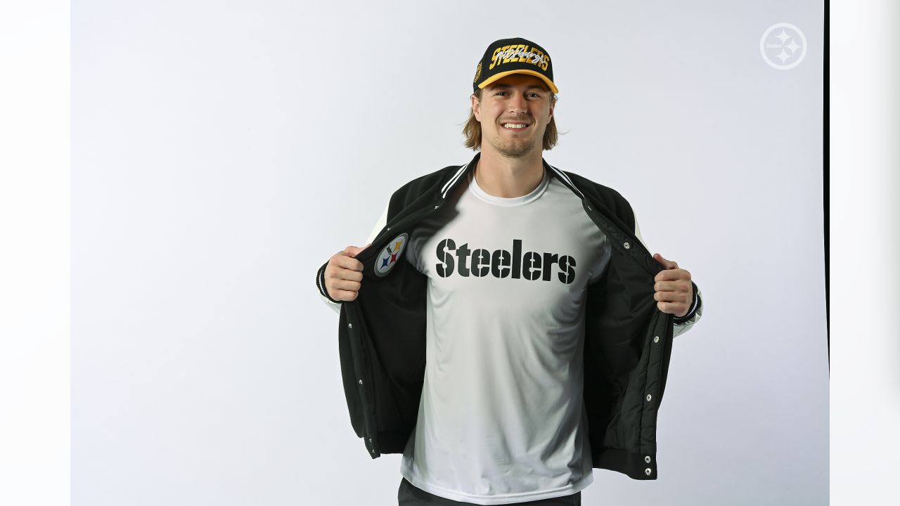 Quarterback Kenny Pickett, the Pittsburgh Steelers first-round draft pick,  meets with reporters at the team's training facility in Pittsburgh, Friday,  April 29, 2022. (AP Photo/Gene J. Puskar Stock Photo - Alamy