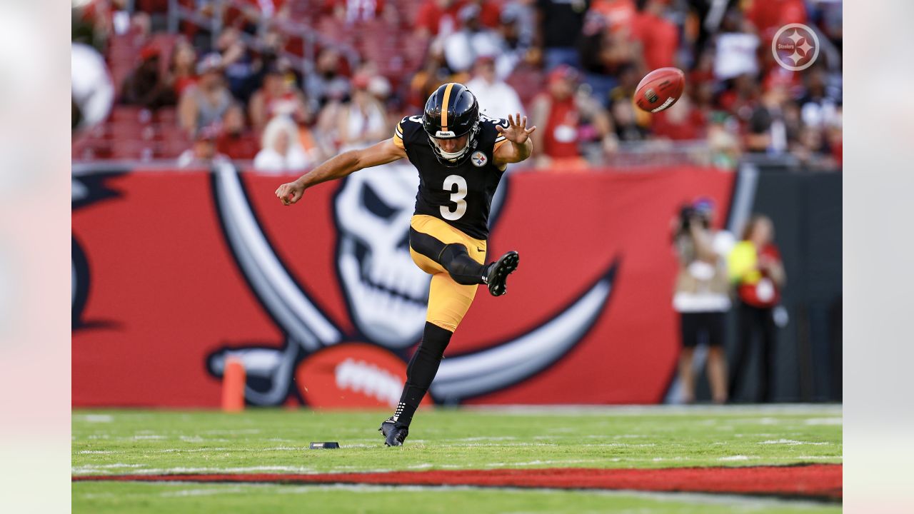 Steelers' 1st-team offense looks sharp on only possession in preseason-opening  win vs. Buccaneers