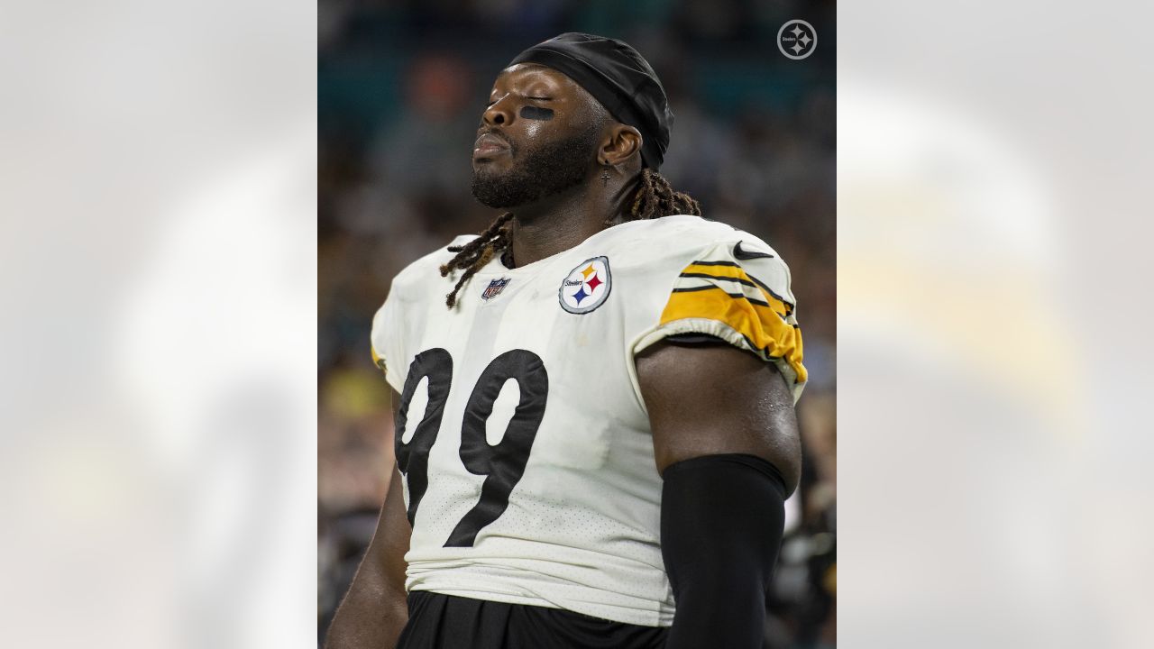 Steelers Re-Sign DE Larry Ogunjobi 