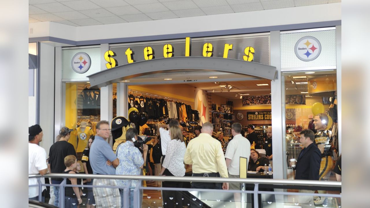 Steelers Sideline Store Grand Opening - Westmoreland Mall - 08-10
