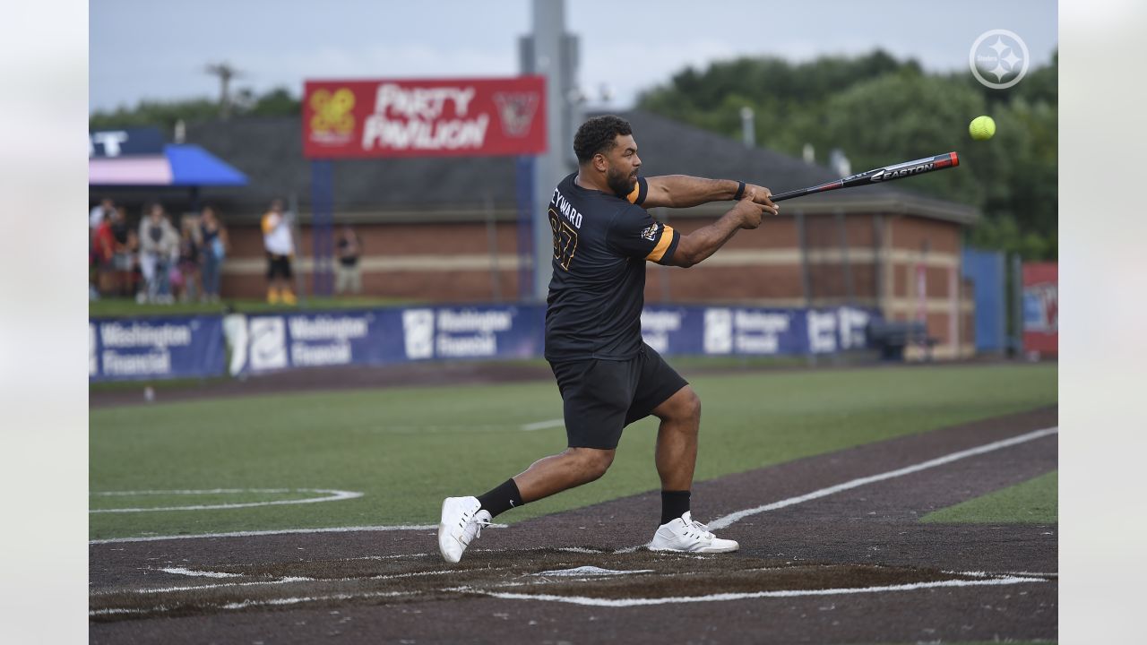 Cameron Heyward Named Steelers Nominee For Walter Payton Man Of The Year  Award - Steelers Depot