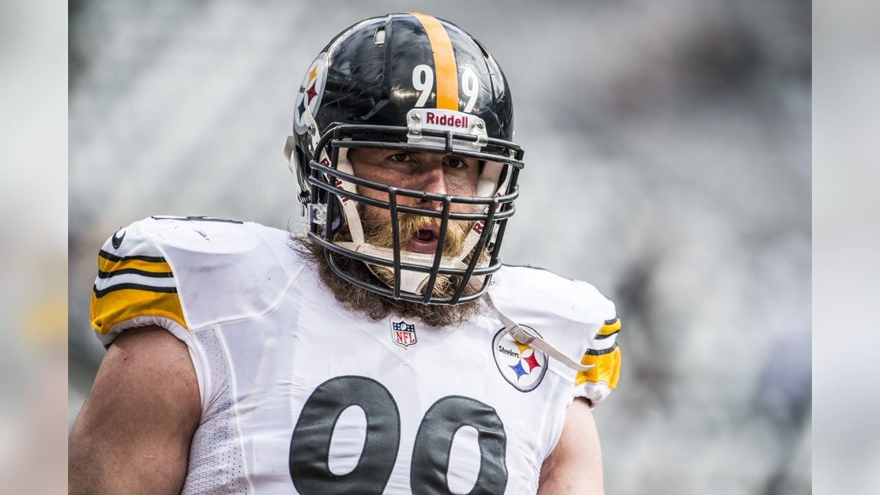 Pittsburgh Steelers defensive end Brett Keisel (99) looks at his left